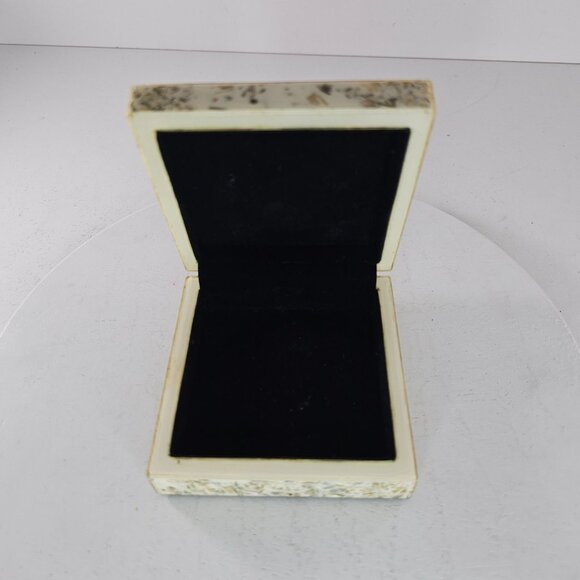 Vintage Mosaic Trinket Box With Leaf Design Hinged Lid Mother Of Pearl - Picture 2 of 8